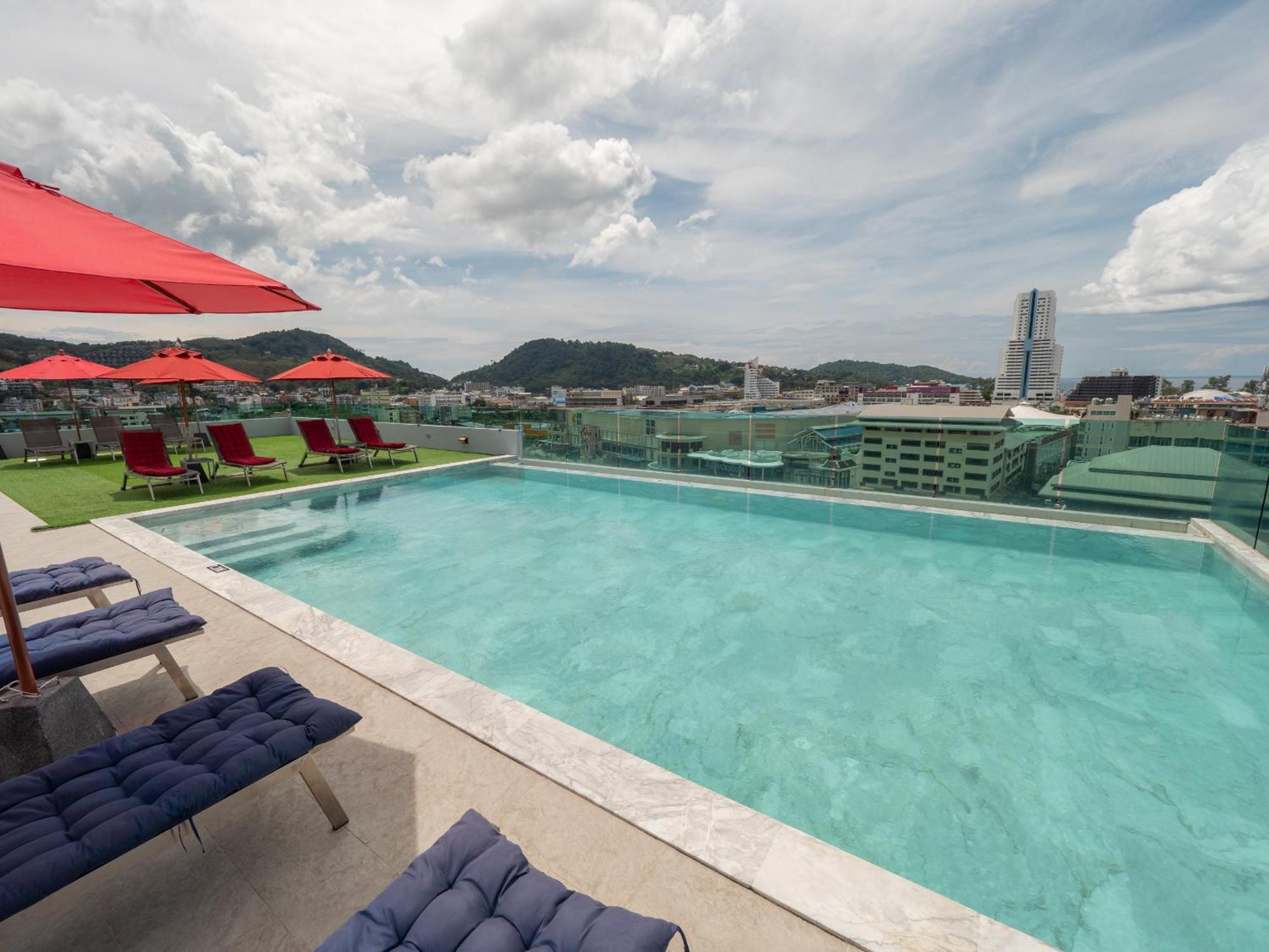 Отель Neon Patong Экстерьер фото